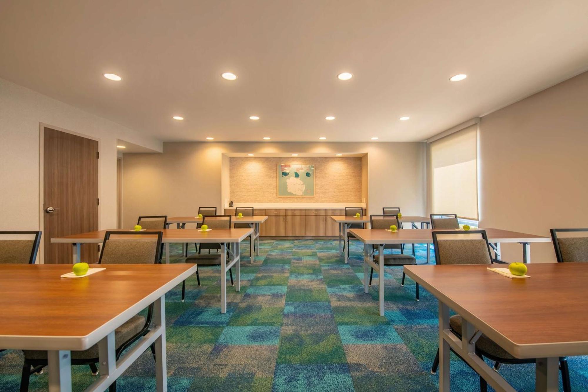 Home2 Suites By Hilton Kingsland Exterior photo
